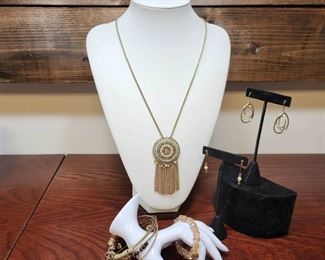 Beaded Medallion Tassel Necklace Accessories