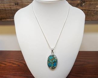 Ravishing Sterling Silver Pendant Necklace