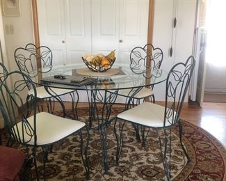 Dining set has 6 chairs 