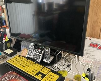 Zoom Text Yellow Keyboard, Large Asus Monitor