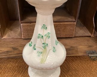 6th mark. Island vase. $18