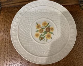 1987 Christmas Irish Fleabane plate $12