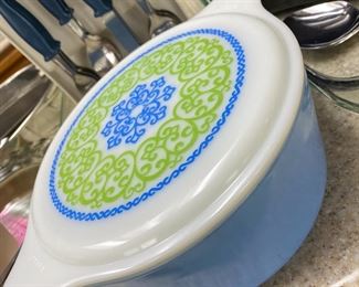 Pyrex Espanol Ocean Filigree Casserole Dish