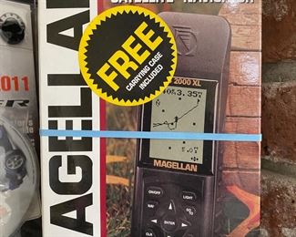 Magellan Satellite Navigator GPS 2000 XL
