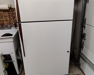 GENERAL ELECTRIC BRAND - VERY CLEAN GARAGE FRIDGE - $75