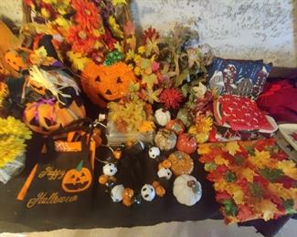 HOLIDAY DECOR ONLY - $10 PER SACK ATTACK 