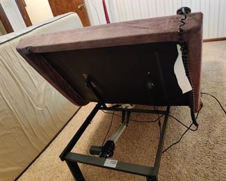 GLIDEAWAY BED CARRIAGE MFG BRAND - ELECTRICAL ADJUSTABLE BED W/ QUALITY TENCEL BRAND TWIN MATTRESS & FRAME - $200