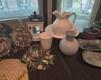 VARIOUS HOMEGOODS & COLLECTIBLES