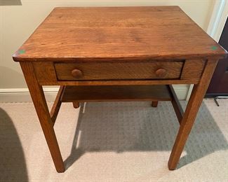 Small oak desk 