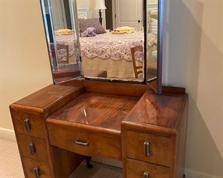 Art deco vanity 