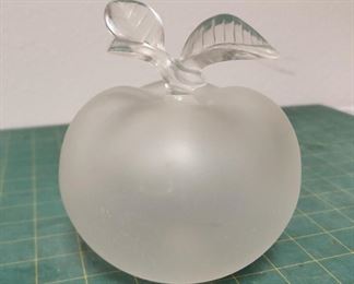 RC9007 Lalique Crystal Large Perfume Bottle in the Shape of an Apple https://www.ebay.com/str/agesagoestatesales