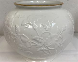 OS6234 Waterford China Gardens of Powerscourt Petunia Flower Vase https://www.ebay.com/str/agesagoestatesales