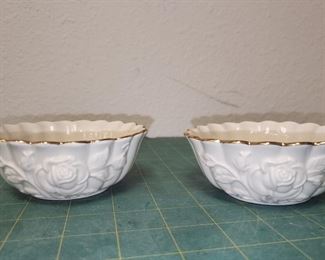os9019 Set of 2 Lenox Scalloped Trinket Keys Nuts Jewlry Bowl w Embossed Rose https://www.ebay.com/str/agesagoestatesales