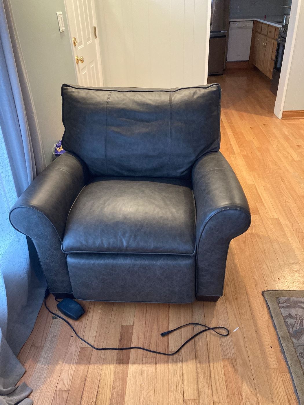 Estate sale furniture, kitchen supplies,... starts on 5/19/2023