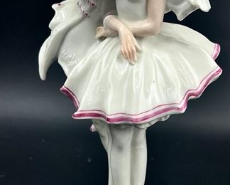 Fine Hutschenreuther Lovers Kissing Porcelain Figurine
