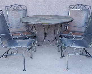 Vintage Iron Patio Garden Dining Table & Dining Chairs
