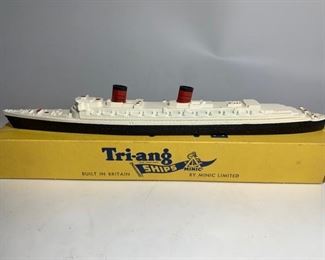 Vintage Tri-Ang Ships Minic Limited Waterline Model 1:1200 Scale RMS Queen Elizabeth Scale Model Metal Ship
