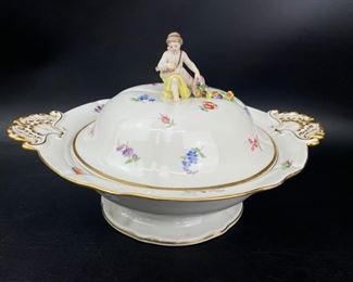 Fine Large MEISSEN Figural Putti Figure Finial Lidded Tureen in Excellent Condition!
