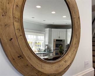 Round mirror