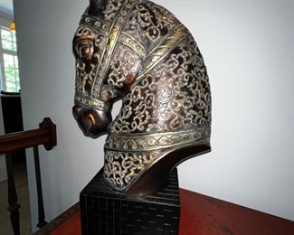 Metal horse head 