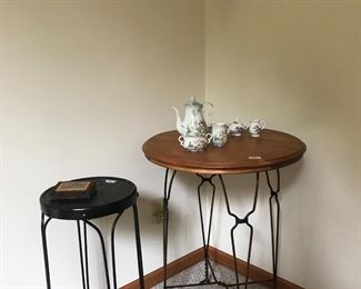 Ice Cream Table & Stool
