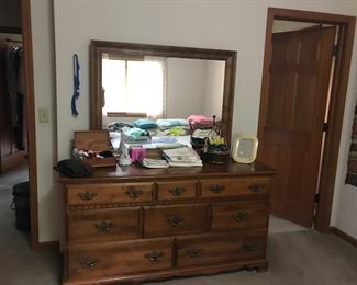 Dresser w/ Mirror