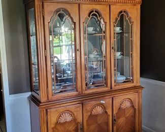 OAK CHINA HUTCH