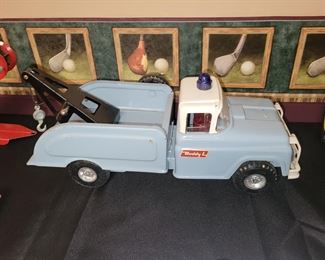 VINTAGE TOY BUDDY L TOW TRUCK