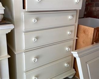Broyhill white bedroom furniture