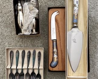Sheffield cake knife and cheese knife and board