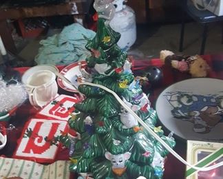 CERAMIC CHRISTMAS TREE 