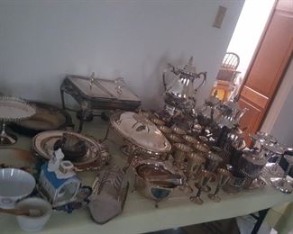 LOTS OF SILVERPLATE SEVERAL VERY NICE PIECES