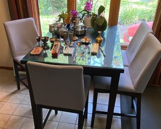 High too table and chairs