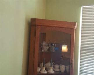 NICE CORNER CABINET 