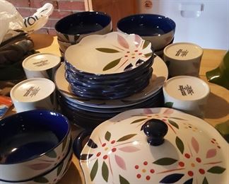 NICE SET OF DISHES