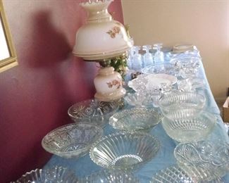 LOTS OF CRYSTAL GLASSWARE