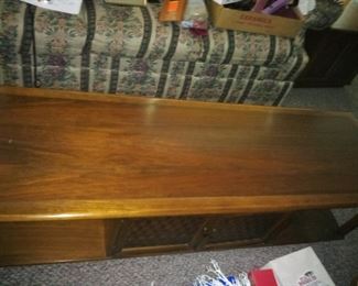 COFFEE TABLE VERY NICE