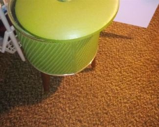 VINTAGE MID CENTURY SEWING BOX