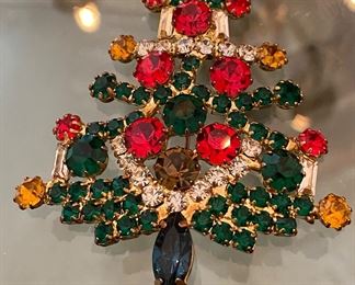Large Christmas Tree Brooch