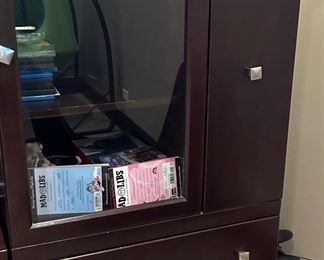 3 pc entertainment unit separates into 3 pieces -
*center Console 54w x 20.5d x 24”h $65
*2 SIDES $75 ea -32”w x 20.5d x 63.5h with: 
2 lower drawers 
Glass display area 
Pullout shelves