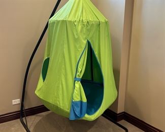 Polyester Hugglepod Hanging Tent
250lb weight tolerance $145