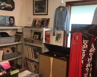 Items Located In The 2nd Bedroom ( Vintage Records)