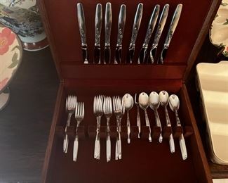 LUNT Sterling Silver service.  SUMMER SONG pattern