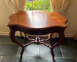 VICTORIAN CENTER TABLE