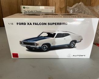 1:18 FORD XA FALCON SUPERBIRD MODEL CAR