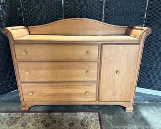 Nice Simmons Light Wood 3 Drawer Dresser with Side Storage