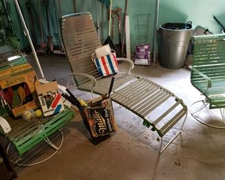 Vintage patio chaise