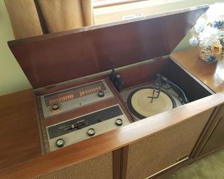 Vintage Zenith radio, as-is