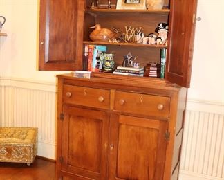 Beautiful Solid Wood Antique Hutch 