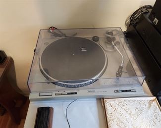 Techniques Turntable
